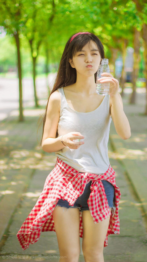 李恩:全黑队中场的“眼睛”,每一次传球都直指对方防线漏洞